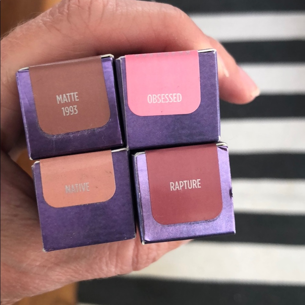 Urban Decay Revolution Lipstick NIB
